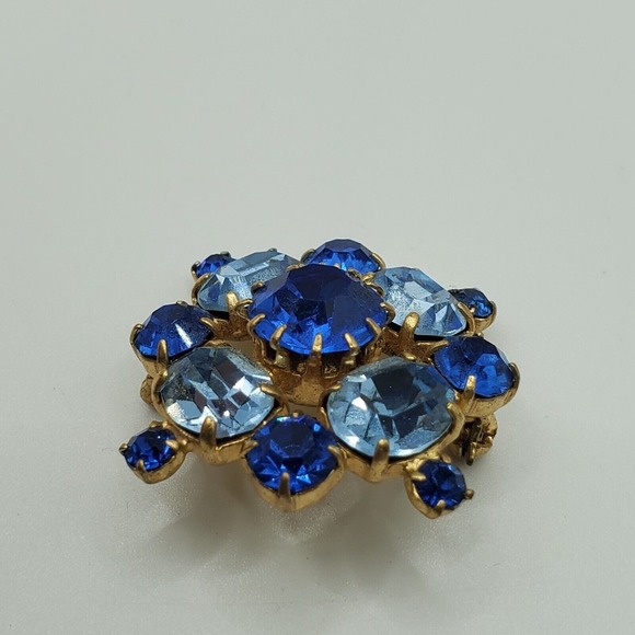 Shades of Blue Rhinestone Brooch Pin Prong Gold Tone Womens Jewelry Fashion - Picture 4 of 12